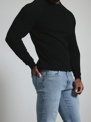 Vaqueros elásticos de corte muscle fit de Tailored Athlete - Imagen 3 de 5