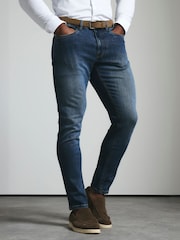 Vaqueros elásticos de corte muscle fit de Tailored Athlete - Imagen 2 de 6