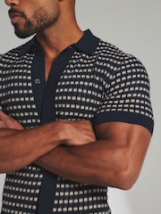 قميص كروشيه محبوك بتصميم لونين بقصّة تُبرز العضلات من Tailored Athlete - Image 5 of 10