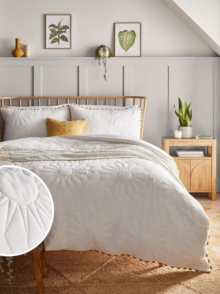 White 100% Cotton Quilted Flower with Ric Rac Trim Duvet Cover and Pillowcase Set - Image 1 of 6
