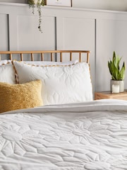 White 100% Cotton Quilted Flower with Ric Rac Trim Duvet Cover and Pillowcase Set - Image 5 of 6