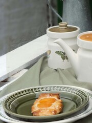Portmeirion Set of 4 Green Botanic Garden Harmony Plates - Image 1 of 4