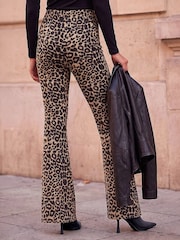 Roman Pantalone Životinjski print Flare Elastično - Slika 3 od 4