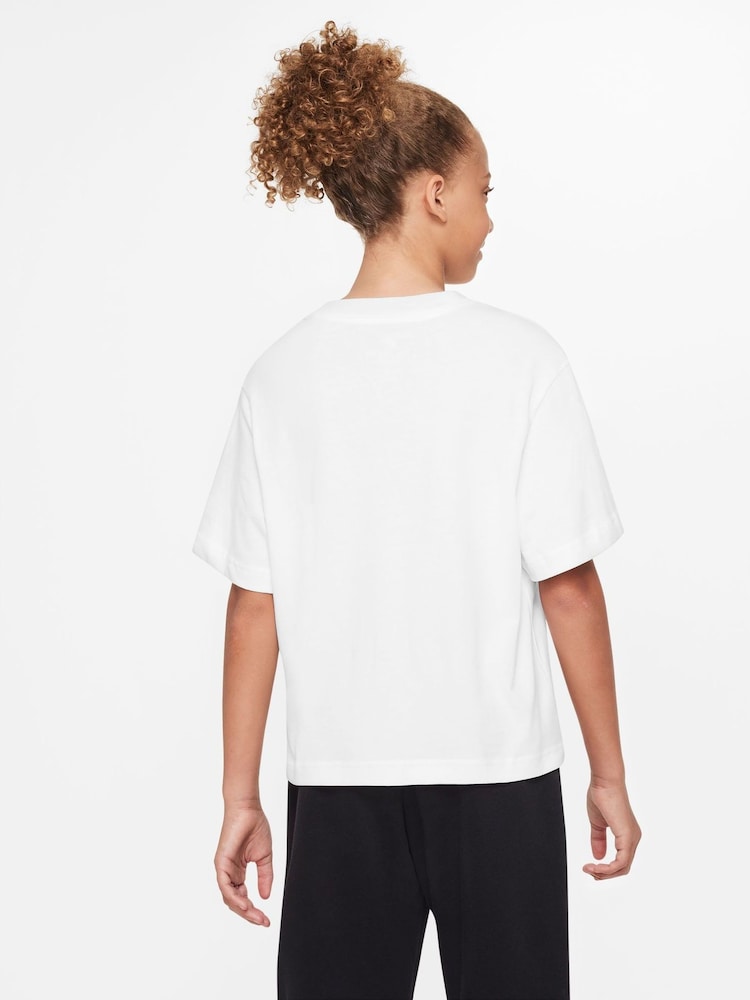 Nike White Oversized Essentials Boxy 100% Cotton T-Shirt - Image 2 of 4