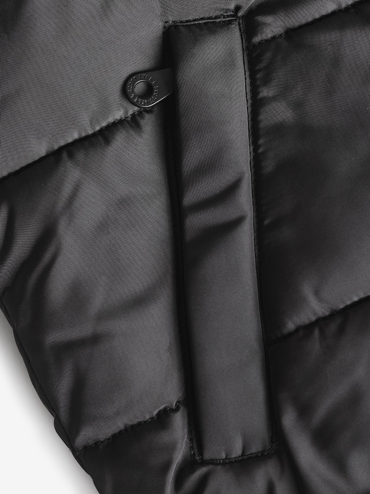 Lyle & Scott Black Longline Boys Puffer Jacket - Image 4 of 6