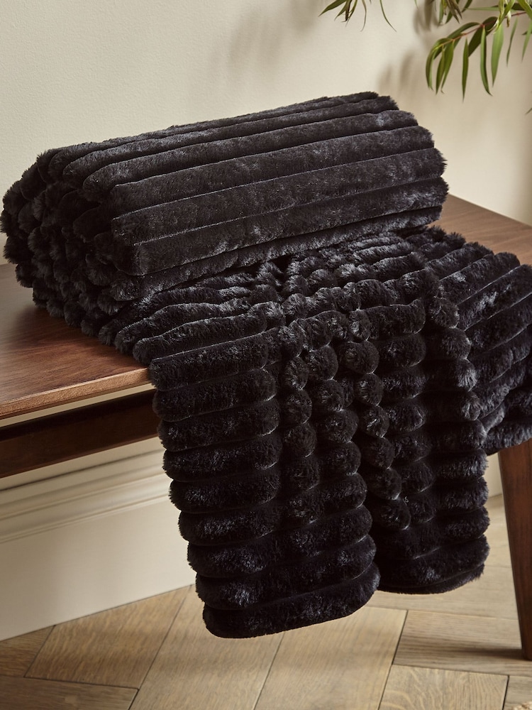 Catherine Lansfield Black Soft and Cosy Ribbed Faux Fur Throw - Image 1 of 4