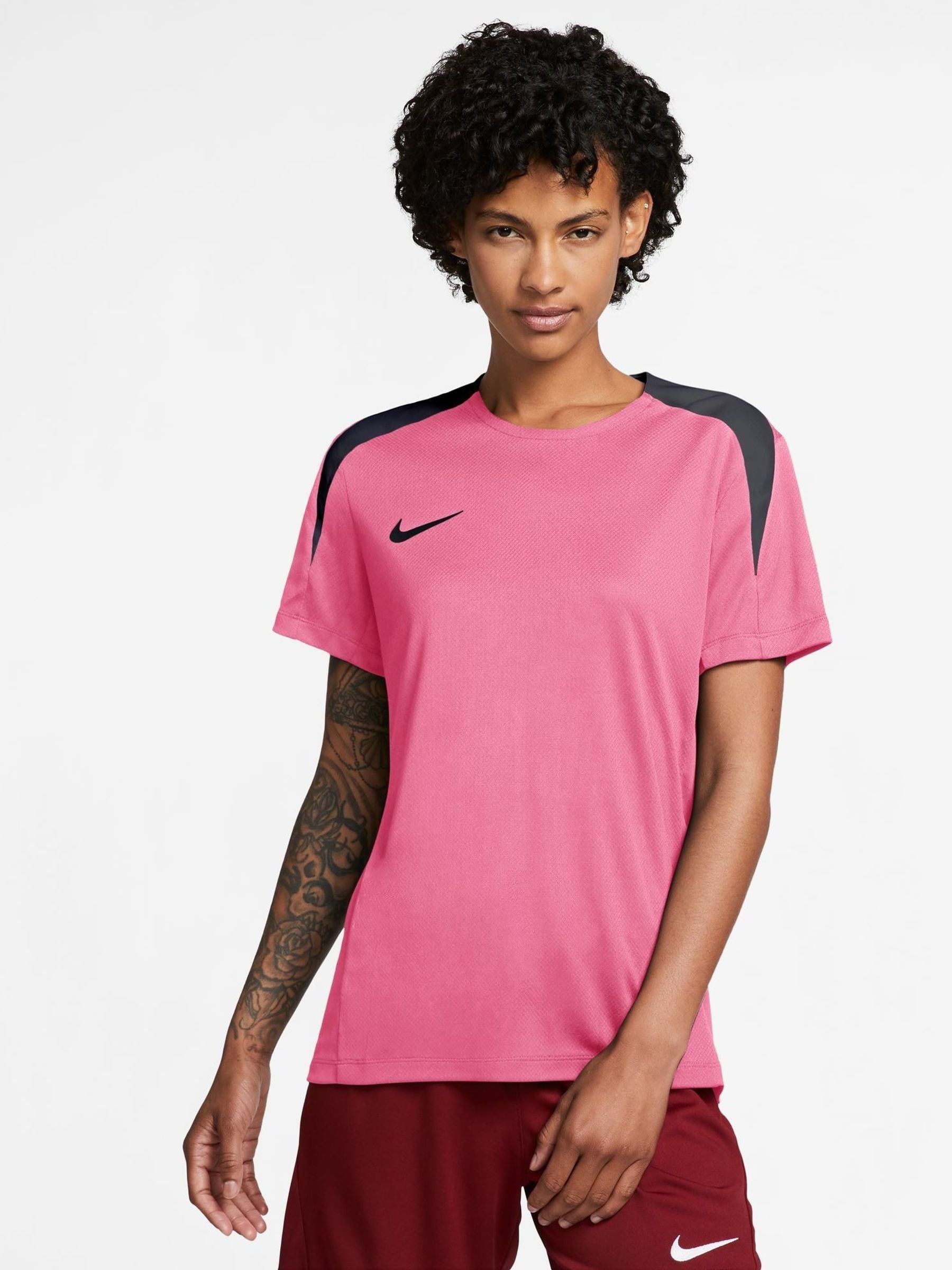 nike strike t shirt pink
