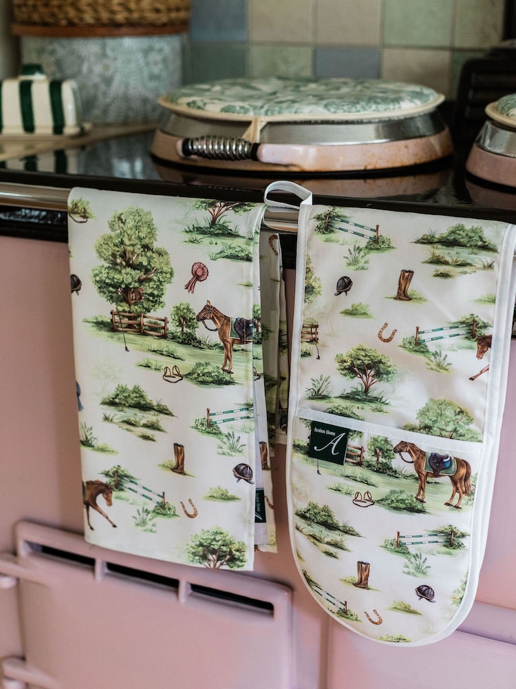 Avalon Home Green Horse Chic Oven Gloves - Image 2 of 6