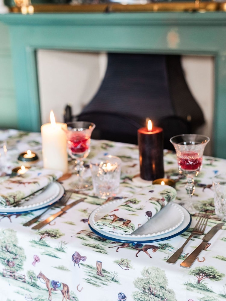 Avalon Home Set of 2 Green Horse Girl Chic Napkins - Image 1 of 6 Avalon Home Set of 2 Green Horse Girl Chic Napkins - Image 1 of 6