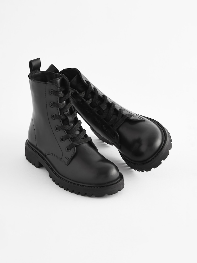 Schwarz - Schnürstiefel aus Leder - Bild 1 von 4 Schwarz - Schnürstiefel aus Leder - Bild 1 von 4