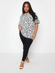 Yours Curve Black Floral Print Keyhole Tunic Top - Image 3 of 4