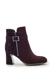 Braun - Moda in Pelle Parthenia Buckle Trim Block Heel Boots - Bild 1 von 5