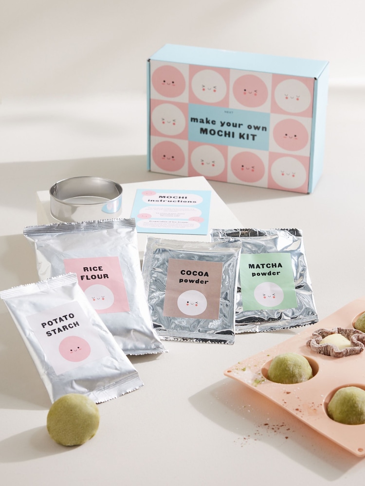 Christmas Make Your Own Mochi Set - Image 1 of 4