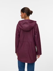 Rojo - Chaqueta impermeable de VERO MODA - Imagen 4 de 5