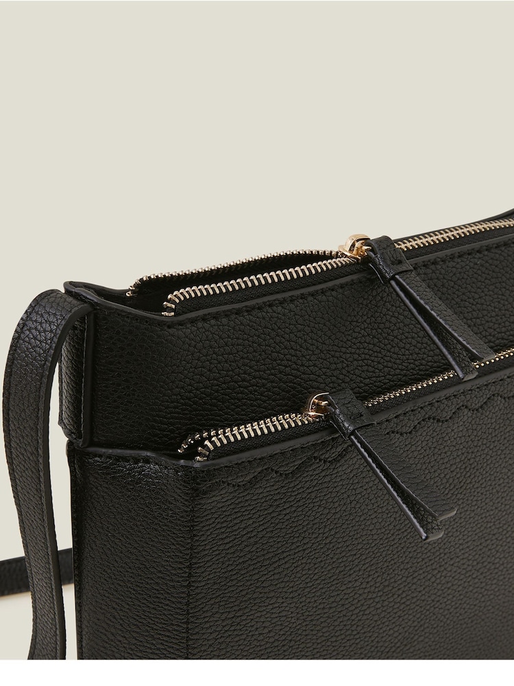Accessorize Black Classic Messenger Bag - Image 4 of 4 Accessorize Black Classic Messenger Bag - Image 4 of 4