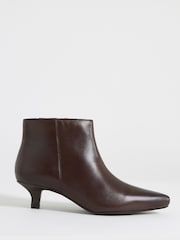 Brown - JD Williams Pointed Kitten Heel Ankle Boots - Larawan 2 ng 4