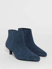 Asul - JD Williams Pointed Kitten Heel Ankle Boots - Larawan 3 ng 4