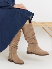 JD Williams Kniehohe Stiefel mit Raffung - Bild 1 von 4