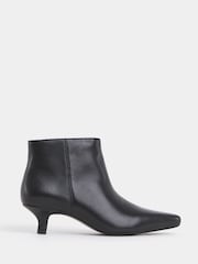 Itim - JD Williams Pointed Kitten Heel Ankle Boots - Larawan 2 ng 4