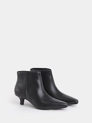 Itim - JD Williams Pointed Kitten Heel Ankle Boots - Larawan 3 ng 4