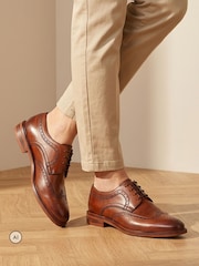 Marrón castaña - Corte ancho - Jones Bootmaker Longwood Wide Fit Leather Brogues - Imagen 1 de 6
