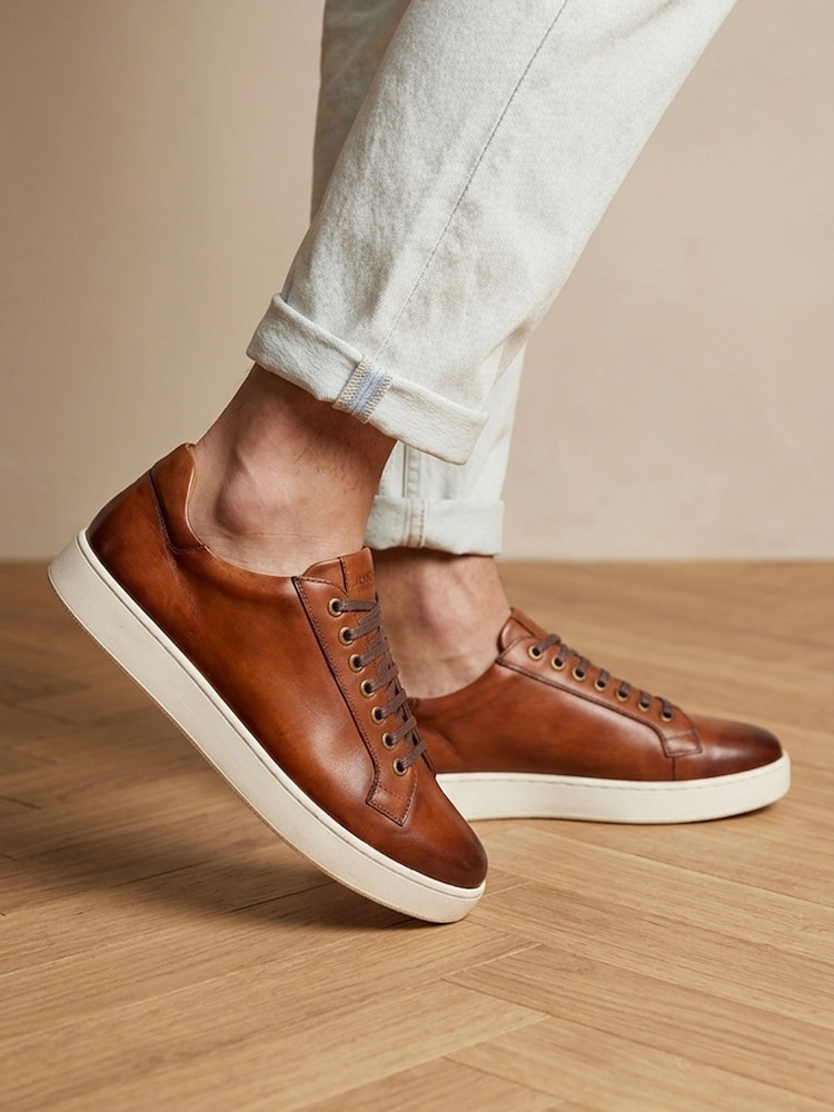 Marron fauve - Coupe large - Jones Bootmaker Mens Simon Leather Trainers - Image 1 de 6 Marron fauve - Coupe large - Jones Bootmaker Mens Simon Leather Trainers - Image 1 de 6
