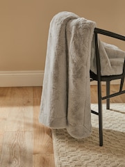 Extra Cosy Plush Faux Fur Sherpa Reverse Throw - Image 2 of 6