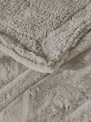 Extra Cosy Plush Faux Fur Sherpa Reverse Throw - Image 4 of 6