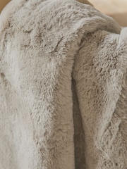 Extra Cosy Plush Faux Fur Sherpa Reverse Throw - Image 5 of 6