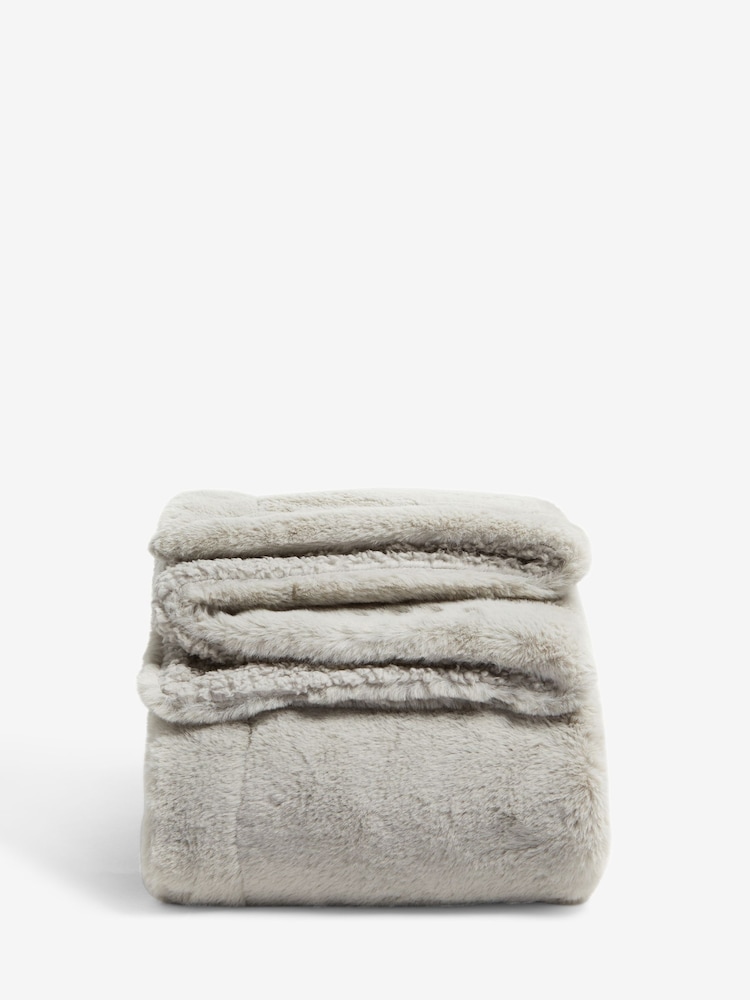 Extra Cosy Plush Faux Fur Sherpa Reverse Throw - Image 6 of 6