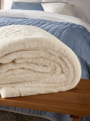 Ivory Extra Cosy Plush Faux Fur Sherpa Reverse Throw - Image 3 of 4