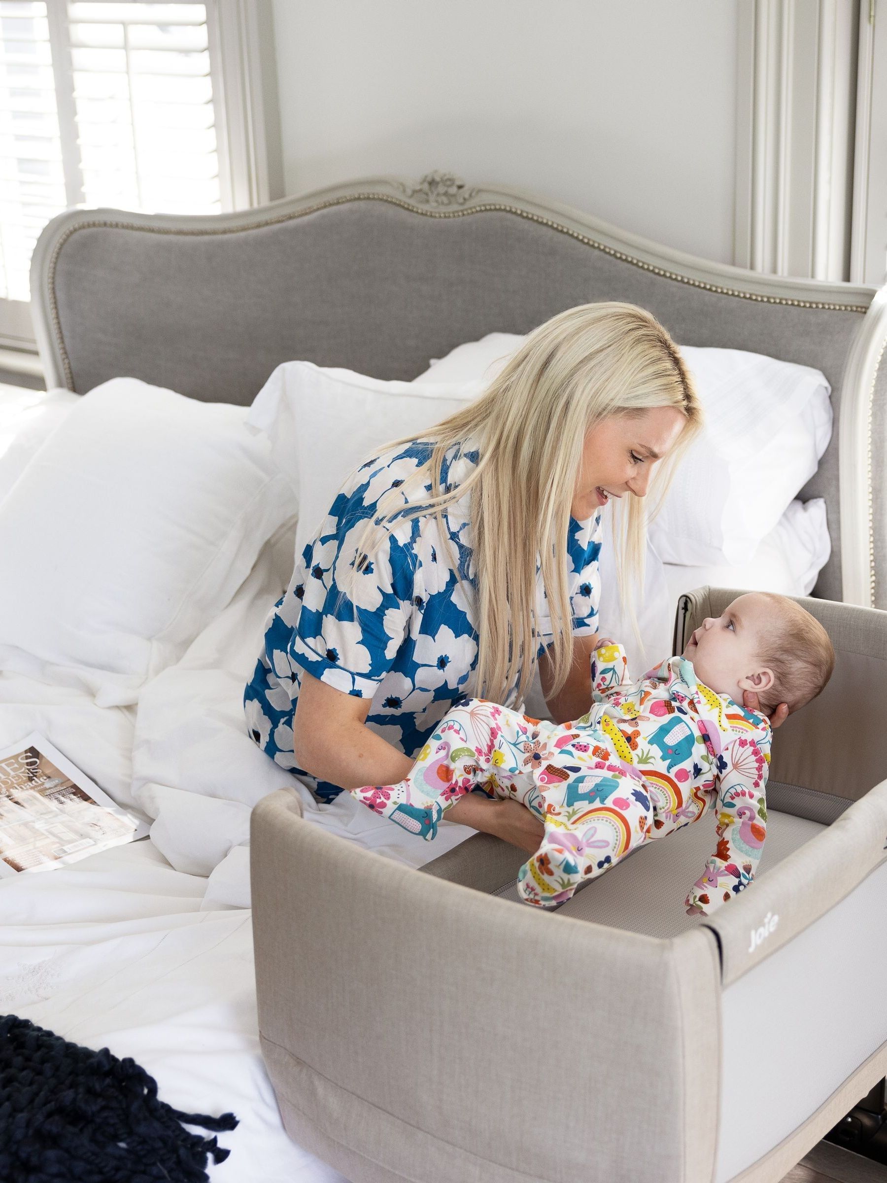 Rooms to go baby crib cheap