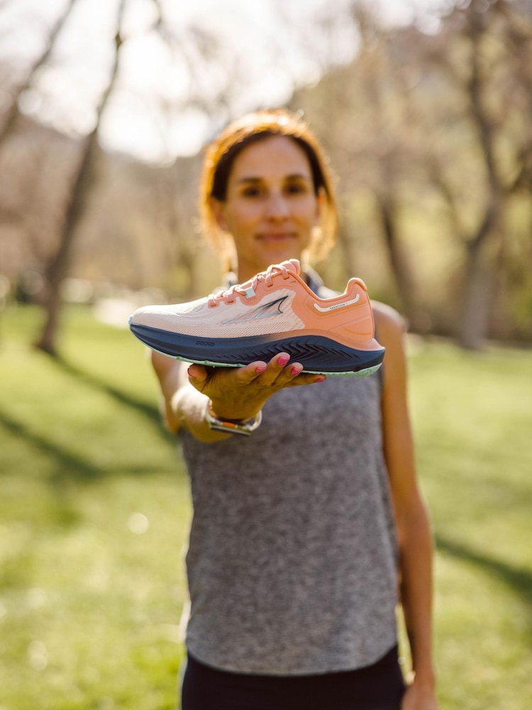 Altra Womens Coral Pink Paradigm 7 Trainers - Image 8 of 8