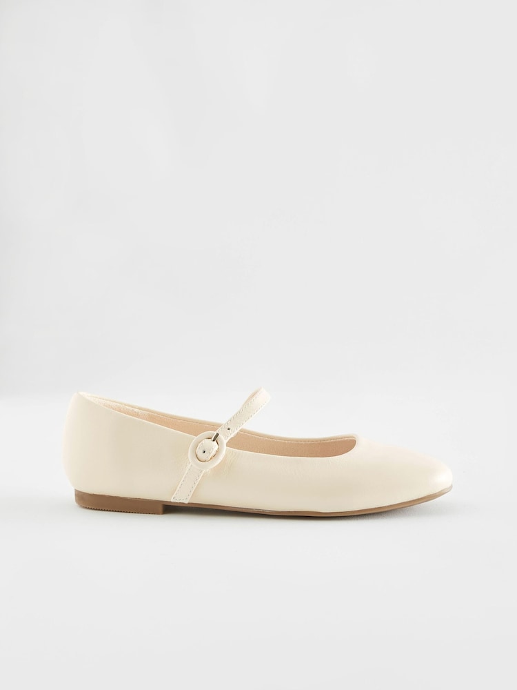 Cream Leather Mary Jane Occasion Shoes - Image 2 of 5 Cream Leather Mary Jane Occasion Shoes - Image 2 of 5