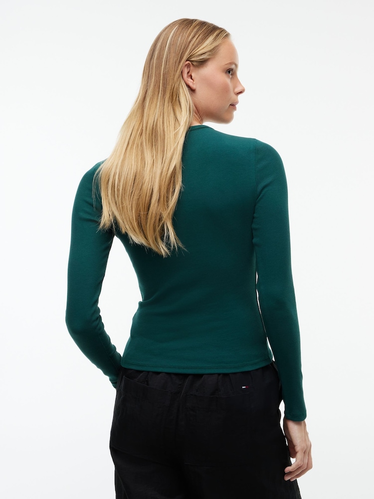 Tommy Jeans Green Slim Ribbed Long Sleeve T-Shirt - Image 2 of 5 Tommy Jeans Green Slim Ribbed Long Sleeve T-Shirt - Image 2 of 5