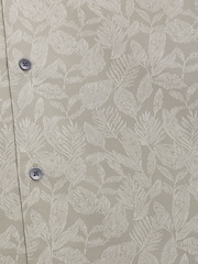 French Connection Green Cotton Stretch Leaf Print Button Revere Collar Short Sleeve Shirt - Image 5 of 6
