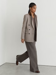 Pantalones Elowen de pernera ancha con cintura elástica y cordón ajustable de Reiss - Imagen 5 de 7