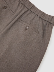 Pantalones Elowen de pernera ancha con cintura elástica y cordón ajustable de Reiss - Imagen 7 de 7