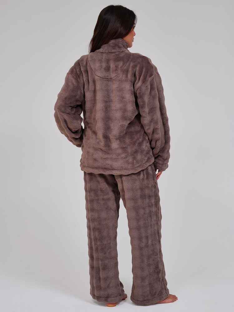 Loungeable Brown Luxury Bubble Fleece Quarter Zip and Trousers Lounge Set - Image 2 of 6