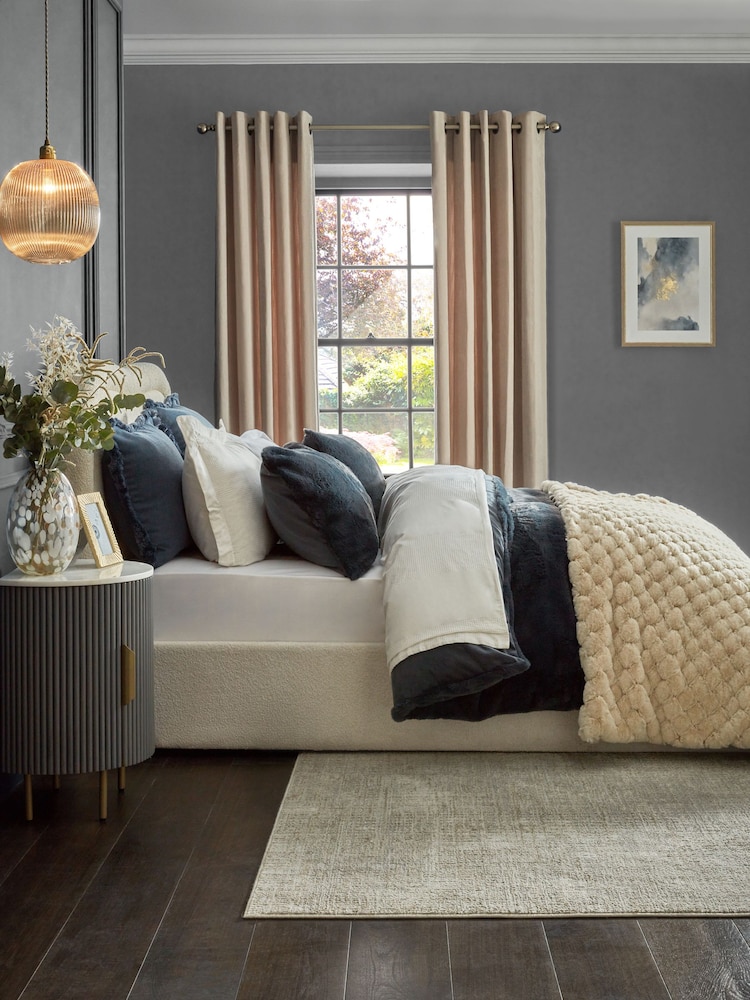 Blue Plush Faux Fur Duvet Cover And Pillowcase Set - Image 2 of 5