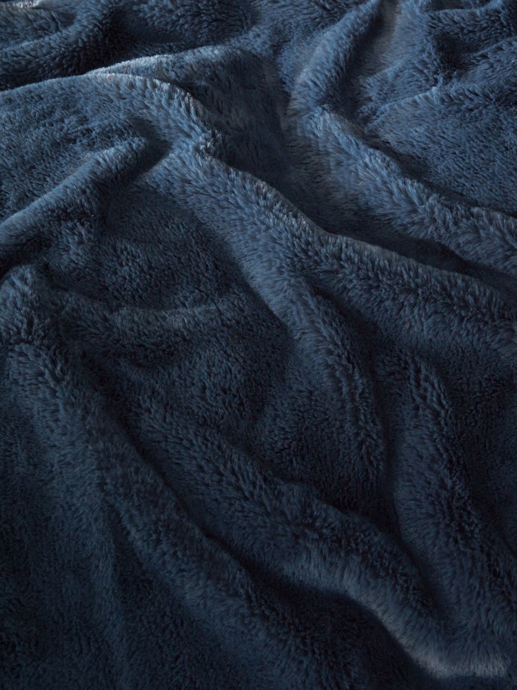 Blue Plush Faux Fur Duvet Cover And Pillowcase Set - Image 5 of 5