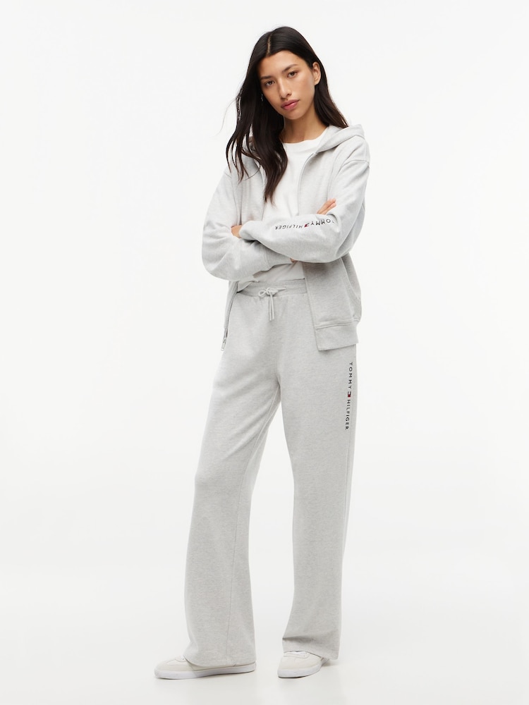 Pantalones de chándal básicos de felpa con corte relajado de Tommy Hilfiger - Imagen 2 de 3