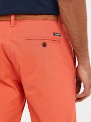 Coral rosa - Pantalones cortos chinos con vuelta en el bajo y cinturón trenzado en algodón elástico de Threadbare - Imagen 4 de 4