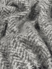 furn. Grey Weaver Throw - Image 2 of 2