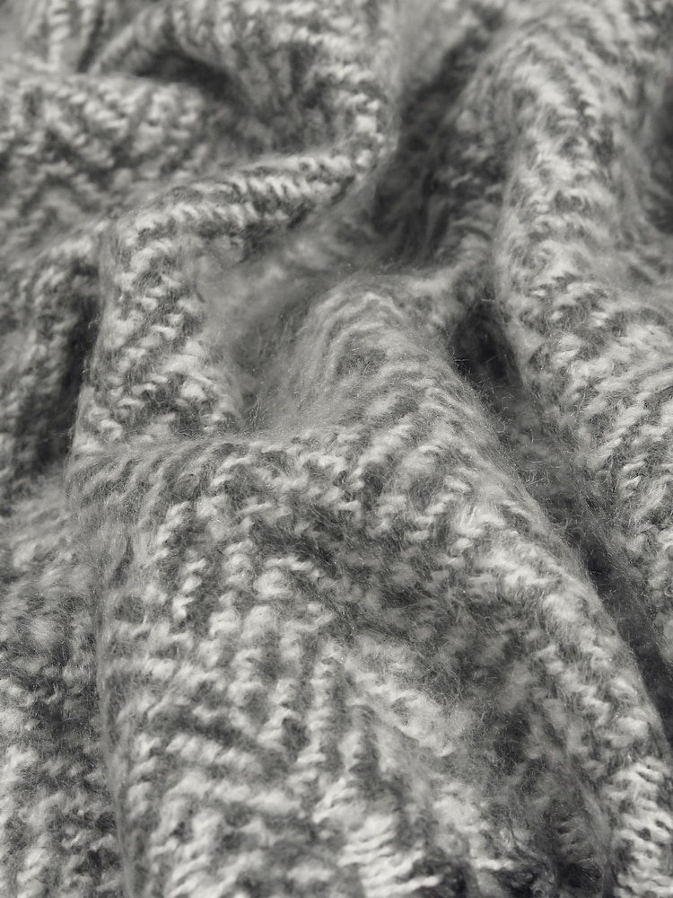 furn. Grey Weaver Throw - Image 2 of 2