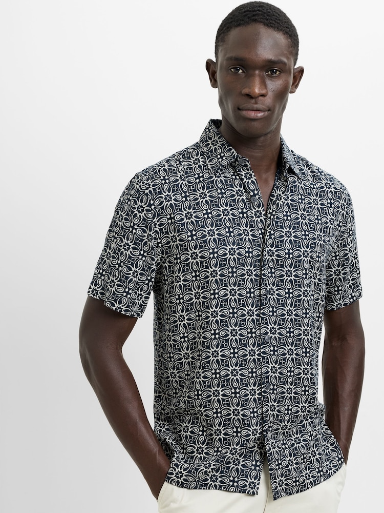 Camisa de manga corta con botones y estampado floral de French Connection - Imagen 1 de 6