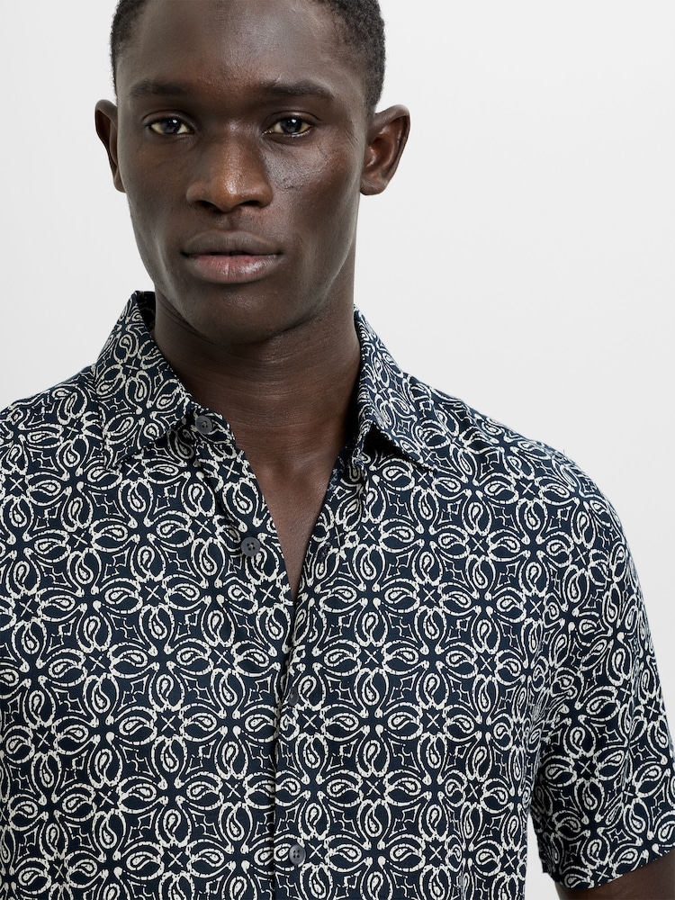 Camisa de manga corta con botones y estampado floral de French Connection - Imagen 2 de 6