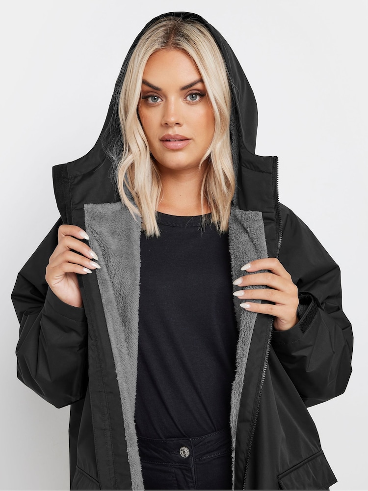 Yours Curve Black Waterproof Fleece Lined Changing Robe - Image 4 of 4