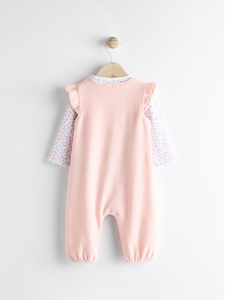 Pink - Baby-Set aus Latzhose und langärmligem Body (0M.–2J.) - Bild 2 von 8 Pink - Baby-Set aus Latzhose und langärmligem Body (0M.–2J.) - Bild 2 von 8