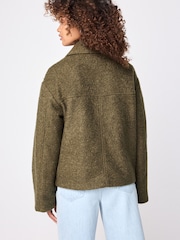Olivgrün - Kurze strukturierte Jacke mit durchgehendem Reißverschluss - Bild 2 von 6